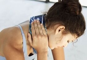 Compresser comme une sorte de traitement de l'ostéochondose cervicale